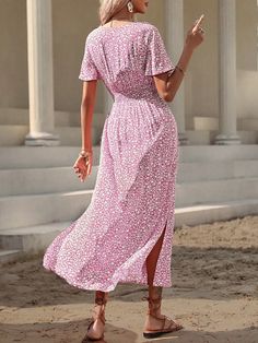 Summer Chic: Ditsy Floral Print Butterfly Sleeve Dress Butterfly Sleeve Dress, Print Butterfly, Evening Gowns Elegant, Butterfly Sleeve, Ditsy Floral Print, Summer Chic, Butterfly Sleeves, Classy Chic, Ditsy Floral