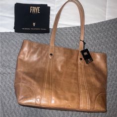 Like New Frye Melissa Shopper Bag Leather Frye Bags, Shopper Bag, Like New, Leather Bag, Bag Lady, Shoulder Bag, Women Shopping, Leather, Color