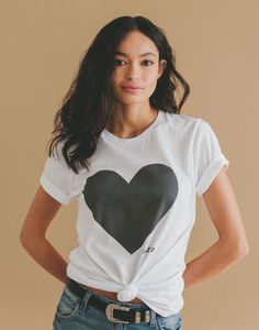 Big Heart, Gambarimasu T-Shirt – Joseph+Sue Relaxed Fit Heart Print T-shirt For Summer, Summer Cotton T-shirt With Heart Print, Trendy Cotton T-shirt With Heart Print, Trendy Relaxed Fit T-shirt With Heart Print, Trendy T-shirt With Heart Graphic For Everyday, Summer Heart Print T-shirt, Heart Graphic Short Sleeve T-shirt For Everyday, Everyday Graphic Tee With Heart Graphic, Heart Graphic Tee For Everyday