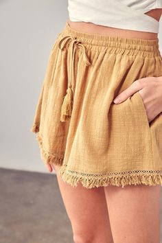 MATERIAL: 100% COTTON MADE IN CHINA MODEL IS 5'9"/ WEARING A SIZE S (32-24-34) PROCESSING TIME: 1-3 BUSINESS DAYS ESTIMATED DELIVERY TIME: 3-5 BUSINESS DAYS Boho Shorts Outfit, Plus Size Sleepwear, Petite Clothing, Short Fringe, Boho Fringe, Flowy Shorts, Boho Print, Mustard Seed, Fringe Trim