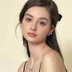 Lika Solt Aesthetic, Gentle Ladylike Makeup, Korean Ladylike Makeup, Dainty Makeup, Romantic Makeup Looks, Soft Matte Makeup, Soft Eyebrows, Makeup Ala Korea, Makeup Asia