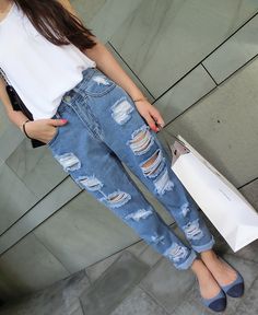 Fashion Hole Jeans VC40914MN on Luulla Ripped Jeans Casual, Ripped Jeans Outfit, Denim Jeans Ripped, Ripped Boyfriend Jeans, Color Water, Cheap Jeans, Men Pants, Pencil Pants, Jeans Men