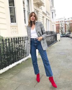 / Red Booties Outfit, Red Boots Outfit, Red Booties, Miroslava Duma, Top Jeans, Power Dressing, Red Boots, Fashion Victim