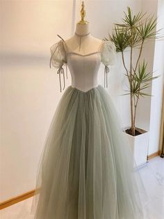 Sage Green Prom Dress, Look Gatsby, डिजाइनर कपड़े, Green Formal Dresses, Green Evening Dress, Vintage Prom