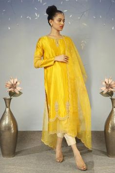 Shop for Neha Poddar Yellow Silk Kurta Set for Women Online at Aza Fashions White Flare Pants, Latest Dress Design, White Flares, Embroidered Pants, Ivory Silk, Organza Dupatta, Embroidered Neckline, Kurta With Pants, Silk Dupatta