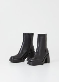 Black Boots Woman, Black Boot Heels, Black Chunky Boots, Boots Outfit Ankle, Heeled Chelsea Boots, Boots Woman, Boots Tall, Boots Chunky