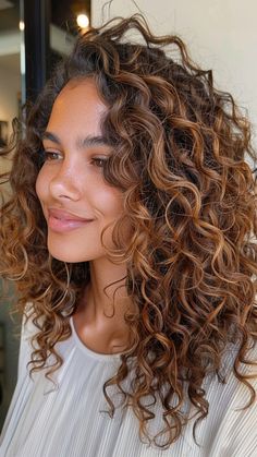 25 Gentle Brown Hair Concepts to Encourage Your Subsequent Hair Transformation- #Brown #Hair #Ideas #Inspire #Light #Transformation Check more at https://howcandothis.com/hairstyleideas/25-gentle-brown-hair-concepts-to-encourage-your-subsequent-hair-transformation/ Accent Highlights Curly Hair, Brown With Chestnut Highlights, Copper Babylights On Dark Hair, Curl Color Hair, Latina Hair Color Ideas Highlights, Light Brown Curly Balayage, Naturally Curly Highlights, Nescafe Hair Color, Curl Hair Colors Ideas