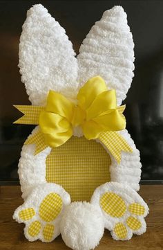 Easter Mesh Wreaths, Easter Craft Projects