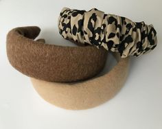 This headband is hand crafted and made to fit your head without pressure (no headache when wearing our headbands!) All handmade, hand sown and tailored to perfection. ad this headband to your accessory collection to be EXTRA. From WOOL Headband’ collection * Wool padded headband Winter beige * Made with our “non headache” headband * Handcrafted to order at studio * More colors and texture available #headbandcaramel #brownheadband #winterheadband #womenheadband #classicheadband #beigeheadband Headband Collection, Wool Headband, Headband Winter, Beautiful Hair Accessories, Winter Headbands, Padded Headband, Hair Accessories For Women, Headache, Your Head