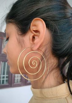 Brass Hoops, Spiral of Life Hoops, Gold Spiral Hoops, Brass Hoop Earrings, Spiral Earrings, Statement Earrings Handmade Jewelry Metal:- Brass ❥ Customers satisfaction is our biggest priority, please contact us with any questions/queries for future or existing orders, and we will do our best to make sure you are happy with your order. ❥Please make sure to add the correct address during check out. You can return your purchased item within 15 days after successful delivery. We offer a 100% "Money B Adjustable Spiral Hoop Earrings, Spiral Of Life, October Jewelry, Ear Cuff Jewelry, Brass Hoop Earrings, Hoops Gold, Swirl Earrings, Brass Hoops, Spiral Earrings