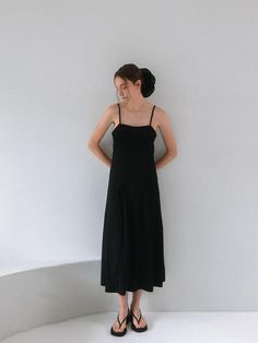 This is a minimal and modern dress by dankedir that is made out of high quality and sturdy material. With distinctive mood of the design and comfortable wear, you can style it for your clean daily outfit.- Cool sleeveless design with adjustable straps- Lining included for comfortable wear- Pleats detail on the skirt- Trendy and feminine mood Black Midi Dress With Adjustable Straps For Daywear, Minimalist Sleeveless Dress For Work, Minimalist Sleeveless Midi Dress For Spring, Minimalist Sleeveless Dresses For Workwear, Solid Sleeveless Everyday Dress, Solid Color Sleeveless Everyday Dress, Everyday Sleeveless Dress, Modern Sleeveless Maxi Dress, Minimalist Sleeveless Daywear Dress