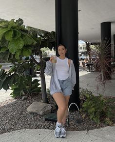 Shop our Influencers' top picks on Amazon Hot Weather Outfits Plus Size, Outfit Con Shorts, Spring 2023 Casual, Spring 2023 Style, Outfit Inspo Streetwear, Disney Outfits Women, Denim Shorts Outfit, Modesty Outfits, Style 2023