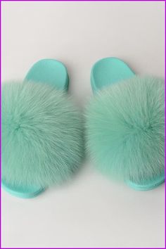 *Material: PVC sole, high quality sole, confortable. *Notice: When you order, take you true size. PVC sole two size smaller than your usual wear slides. It means if you order size US 7(EU 38), I will send US 9( EU 40) to you. Fur Sliders, Early Spring Outfits, Fur Slippers, Current Fashion Trends, Petite Outfits, Fur Slides, Real Fur, Spring Outfits Casual, Slides