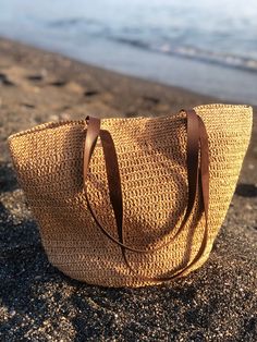 Any woman must have this bag for every fashionista. Whether you keeping it to yourself or gifting someone you care, it will be unforgettable. ✔️I made this beautiful bag from natural paper rope which is organic cotton and vegan leather in brown. ✔️The interior of the straw summer bag is fully lined with cotton and has a magnetic button. Suitable for use as shopping , beach bag, market bag or party bag. ✔️The bag has cotton lining. A lining of the appropriate color is sewn into the crochet paper Beach Basket, Handmade Crochet Bags, Crochet Boho, Kinds Of Fabric, Bag Summer, Raffia Bag, Straw Bags, Basket Bag, Boho Crochet