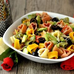 This tasty tri-color rotini pasta with cucumbers, tomatoes, and avocado with Italian dressing makes a great addition to a potluck or picnic. Cucumber Pasta, Cucumber Pasta Salad, Tomato Pasta Salad, Avocado Cucumber, Stanley Tucci, Rotini Pasta, Cucumber Tomato, Tomato Pasta, Pasta Salad Recipes