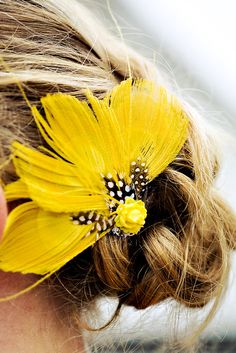 Feather Pins for Bridesmaids to match the color of our dresses!? Feathers For Hair, Yellow Feathers, Yellow Hair, Yellow Wedding, Feathered Hairstyles, Hair Maintenance, Yellow Fashion, Mellow Yellow, Shades Of Yellow