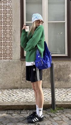 Black Superstars, Look Adidas, Coffee Run, Adidas Outfit, Adidas Shorts, Sporty Outfits, 가을 패션