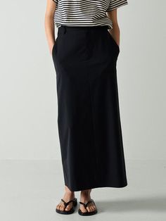 This is FACADE PATTERN’s classic H-line skirt with a maxi length silhouette. There's a subtle slit at the back hem for comfortable wear. You can create various styles depending on the top you match it with. Its basic design allows it to complement any look well.- Perfect for daily wear- Can be styled with tops of different styles to create various looks- It has a zipper and button closure at the front for easy on and off Cargo Skirt Outfit, 2023 Clothes, Facade Pattern, Casual Oufits, Coordinates Outfits, Cargo Outfit, Stylish Outfits For Women Over 50, Glamorous Fashion