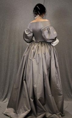 17th century gown - Merja Palkivaara