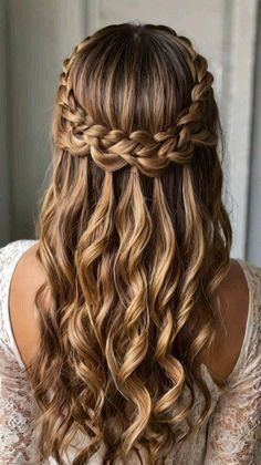 Hair Styles For A Wedding Bridesmaid, Fall Ball Hairstyles, Pretty Hairstyles For Long Hair Prom, Unique Homecoming Hairstyles, Wedding Hair Junior Bridesmaid, Tangled Inspired Hairstyle, Half Braided Hairstyles Curly Hair, Classy Braided Hairstyles, Wedding Hairsyles