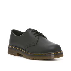 Classic Oxfords With Round Toe For Streetwear, Classic Round Toe Oxfords For Streetwear, Casual Black Goodyear Welted Oxfords, Classic Low-top Derby For Workwear, Classic Low-top Derby Shoes For Work, Classic Low-top Derby For Work, Classic Derby Shoes For Work, Formal Look, Mens Oxfords