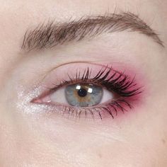 Rosa Make-up, Pink Eye Makeup Looks, Teknik Makeup, Bentuk Alis, Eyeliner Tips, Pink Eye Makeup, Tutorial Hijab, Smink Inspiration, Hooded Eye Makeup