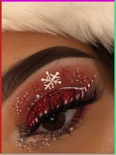 Red Christmas Eyeshadow Looks, Egirl Christmas Makeup, Mistletoe Makeup, Christmas Elf Makeup Looks, Elf Makeup Looks Christmas, Christmas Tree Makeup, Elf Makeup Looks, Christmas Elf Makeup