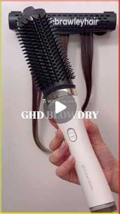 Ghd Blow Dryer, How To Use A Blow Dryer Brush, Blow Dryer Brush Tutorial, Blow Dry Tutorial, Blow Dry Hair Straight, Wet Hairstyles, Futuristic Hair, Pro Hair