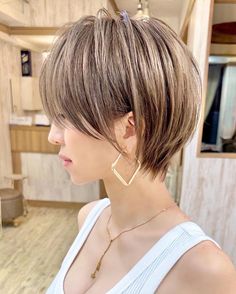 Cortes Bob, Haircut Gray Hair, Edgy Short Hair, August 9, Short Hairstyles For Women, About Hair, Madonna, Hair Inspiration