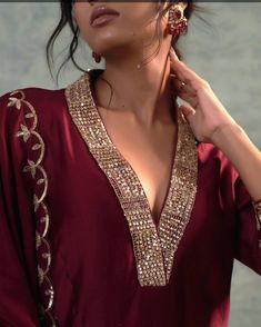 @lovelysharmaofficial X @soniakhatriofficial • Maroon Oak Captivating Suit Set • #womenswear #indianwear #festivewear #indianwomen #weddingwear #trousseau #trousseauwear Experimental Dresses, Festive Kurti, Neck Patterns, Kurti Embroidery, Embroidery On Kurtis, Western Outfits Women, Boutique Dress Designs, Boutique Dress, Chaniya Choli