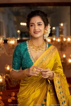 Party wear   party makeup Traditional Saree Makeup Look, Simple Saree Look With Gold Jewellery, Bridal Saree Designs Latest, Banarasi Silk Blouse Designs Latest, Makeup Look On Saree, Elderly Wedding Guest Outfit, Haldi Bride Saree, Silk Saree Makeup Look, Marathi Blouse Design