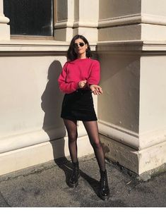 Queen Outfit, Tumblr Outfits, Winter Mode, Winter Fashion Outfits, Fall Winter Outfits, Black Skirt, Pink Sweater