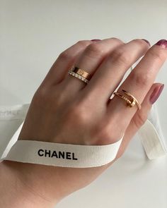 Diy Jewelry Inspiration Cartier Love Ring Gold Aesthetic, Cartier Stack, Bracelet Cartier, Cartier Love Ring, Expensive Jewelry Luxury, Diy Jewelry Inspiration, Wrist Jewelry, Luxe Jewelry