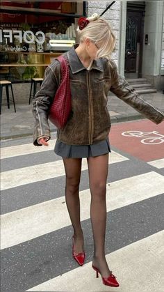 Retro Jacket, Too Cute, College Outfits, Autumn Winter Fashion, Diving, Brown Leather, Winter Fashion, Fall Outfits, Lookbook