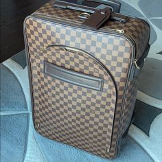 Louis Vuitton Pegase 55 Suitcase Bag Carry-On Damier Ebene Excellent Condition, The Leather Handles Are Intact And Excellent Shape. The Wheels Are Brand New Louis Vuitton Just Replaced Them For Me. This Is Carry On Bag & Tsa Approved Size This Will Be A Nice Travel Piece! Designer Luggage For Trips, Designer Monogram Canvas Luggage For Business, Business Luggage With Monogram Canvas And Luggage Sleeve, Business Luggage With Luggage Sleeve In Monogram Canvas, Business Brown Monogram Canvas Luggage, Business Luggage In Monogram Canvas, Business Rectangular Monogram Canvas Luggage, Brown Monogram Canvas Luggage With Sleeve, Classic Formal Monogram Canvas Luggage