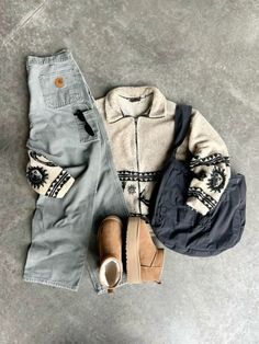 Men’s Vintage Sweaters, Men’s Comfortable Outfits, Men Normcore, Outfits College Winter, Mens Granola Style, Cute Outfits College, Aesthetic Outfits For School, Outfit Style Inspiration