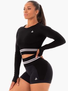 ABOUT THE COLLECTION No one does Seamless like Ryderwear. This collection was created for optimal movement to support you throughout your epic workouts. Each fully functional piece is seamlessly breathable to keep you cool, flatters your figure and offers unparalleled comfort. Discover luxury without limits, no matter how you move. The Freestyle Long Sleeve Crop delivers a weightless, unrestricted feel, with a super flexible seamless knit fabric providing freedom of movement so you can crush you Seamless Athletic Fit Activewear For Training, Seamless Technical Workout Activewear, Technical Seamless Activewear For Training, Seamless Construction Activewear For Training, Dynamic Athletic Fit Activewear For Workout, Compression Activewear For Training With Seamless Construction, Sporty Seamless Activewear For Training, Functional Seamless Activewear For Workout, Sporty Seamless Athletic Fit Activewear