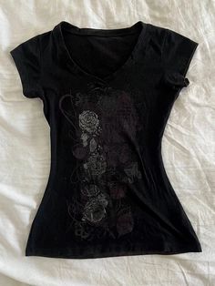 Y2k Aesthetic Flower Printing Women Grunge T-shirts Vintage Slim Harajuku Causal Black Tshirts 2024 Grunge T Shirts, Women Grunge, Tough Style, Grunge Shirt, Aesthetic Flower, Swaggy Outfits, Collars For Women, Y2k Aesthetic, Dream Clothes