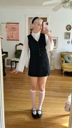 Eloise At The Plaza Outfit, Trouser Socks Outfit, Old Money Dinner Party Outfit, Casual 60s Outfits, Nerdcore Outfit, Coquette Office Outfit, Geek Chic Aesthetic, 60s Teen Fashion, 1960s Fashion Women Classy