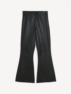 Crafted from supple leather, the Evyline trousers are shaped to a contemporary silhouette. Made to a high-rise waist, the cropped design falls to subtle flares. Pair yours with sharp blazers and soft knitwear alike. Animal Fur, Athleisure Wear, Malene Birger, By Malene Birger, Leather Trousers, Knitwear Tops, Short Shirts, Dress Trousers, Blazer Coat