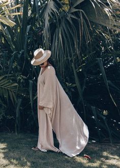 Fedora Hat - hat in natural  Bring your own shade to sunny days in a  beach hat that goes with any outfit ideal for beach holidays. Head size: 1 head size M (approximately 56-57cm) -Fedora crown -Brim measures 7 cm / 2.75 Inches For more hats Click Here: https://www.etsy.com/shop/PANMILLI SHIPPING Shipping, Regular shipping across north america takes 3-8 working days.  Shipping to Europe could take up to 15 working days. Please provide exact contact information related to consignee ------------- Brixton Hat Outfit, Brixton Hat, Hat Fedora, Straw Fedora Hat, Beach Holidays, Time Pictures, Fedora Hat Women, Straw Fedora, Casual Hat