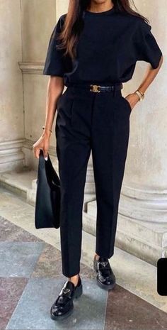 Formal Pant For Ladies, Short Sleeve Office Outfit, Olive Green Button Up Shirt Outfit, Summer All Black Outfits, Early Fall Work Outfits, Monochromatic Black Outfit, Receptionist Outfit Front Desk, Chic Outfits Black, Dinner Outfit Winter Casual