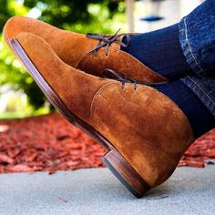 SUIT & STYLE : Photo Luxury Classic Chukka Boots With Suede Lining, Journal Daily, Men Fashion Casual Shirts, Bespoke Shoes, Dress Guide, Classy Men, Suit Style