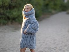 Gray Mohair Sweater For Fall, Cozy Gray Chunky Knit Pattern, Fuzzy Sweater Outfit, Big Wool, Colour Gray, Woolen Sweaters, Big Sweaters, Turtleneck Sweater Dress, Thick Sweaters