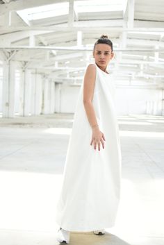 "White Maxi Dress, Kaftan Dress, Elegant Dress ◈ Stylish and chic fashion is our shared dream! You can be sure that this piece is made with a lot of love and craftsmanship. ◈ S I Z I N G ◈ The model wears size S and the length of the item is approximately 135 cm. This item is available from XS to XXL. Please, have a look at my Size Chart below before placing your order. The model in the picture is 63'' (160 cm) tall. ◈ D E L I V E R Y ◈ This item will be shipped in up to 5 days after your order Minimalist Sleeveless Midi Dress For Spring, Summer Dress White, Minimalist Dress, Dress Minimalist, Dress Kaftan, Dress Stylish, White Linen Dresses, White Maxi Dress, Minimalist Dresses