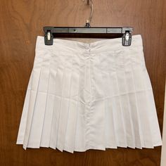 Super Cute White Pleaded Skirt, Brand New White Feminine Pleated Lined Skirt, White Fitted A-line Pleated Skirt, White Lined Mini Pleated Skirt, Pleated White Skirt, White Cotton Pleated Mini Skirt, White A-line Pleated Skirt With Pleated Hem, Pleaded Skirt, White Skirt, White Skirts