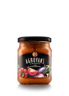 a jar of gourmet tomato sauce