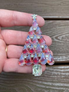 Beautiful pin! Please see my other listings as I am happy to combine shipping! Thanks! Pink Glass, Pin Brooch, I Am Happy, Brooch Pin, Brooches, Vintage Jewelry, Christmas Tree, Glass, Christmas