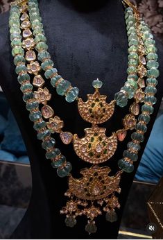 Statement Jewelry Outfit, Pearls Chains, Mughal Jewelry, Pumpkin Beads, Serpent Jewelry, Indian Jewelry Earrings, Sabyasachi Jewellery