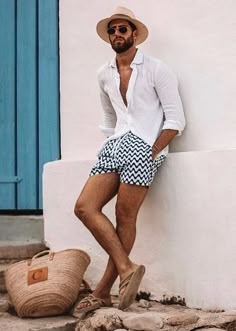 Holiday Wear Men, Ibiza Mens Fashion, Men’s Ibiza Outfit, Ibiza Mens Outfits, Men Island Vacation Outfit, Men’s Vacation Style, Men Beach Outfit Summer, Men’s Vacation Outfit, Ibiza Style Outfit